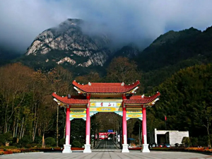 煙雨下游黃山，看別樣景色，南京大展團(tuán)建圓滿結(jié)束